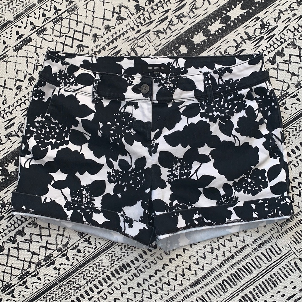 THE LIMITED Shorts